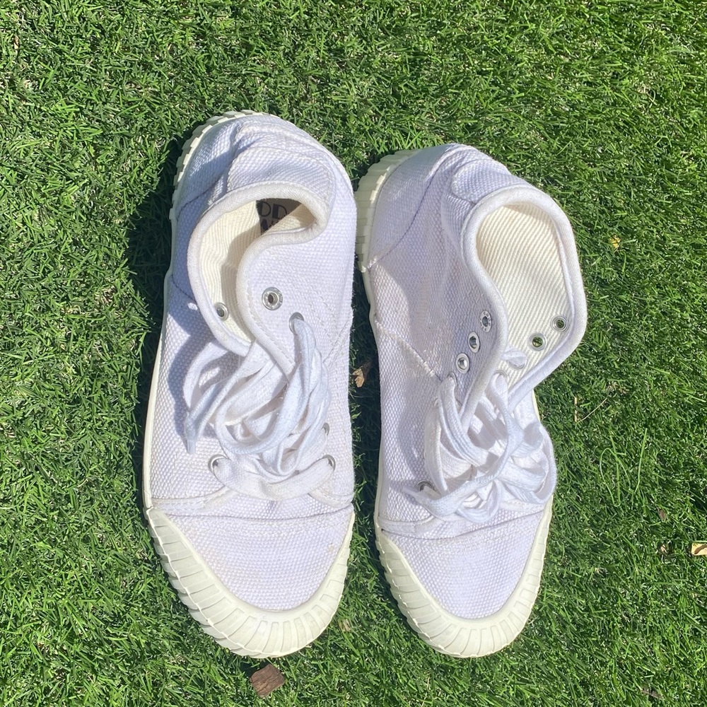 GOOD NEWS London high top white canvas sneakers UK 6
